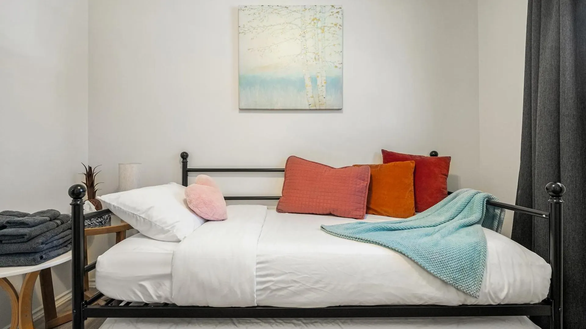 Digital Nomad'S Calgary Inner City Gem 3Bd, 5Bed, Sleeps 8, Main Level Kanada