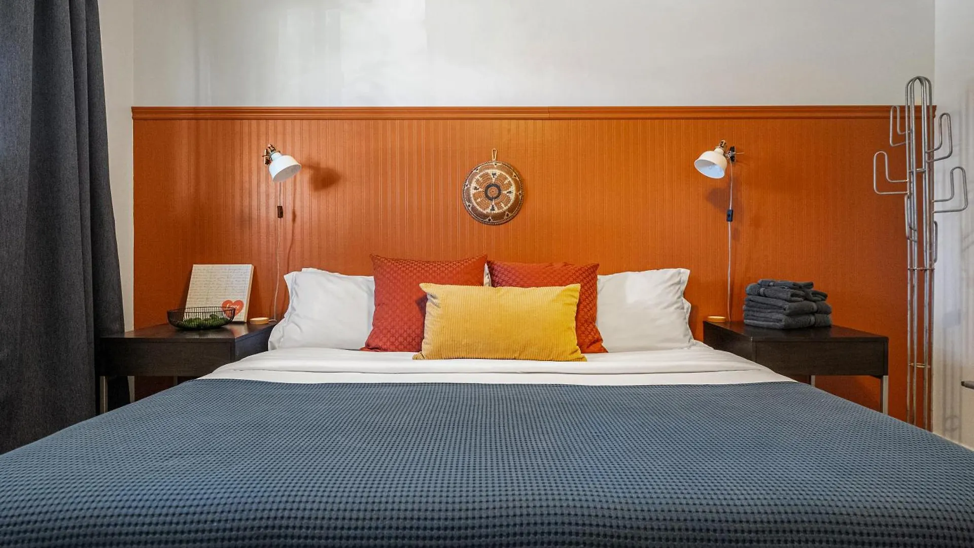 Digital Nomad'S Calgary Inner City Gem 3Bd, 5Bed, Sleeps 8, Main Level