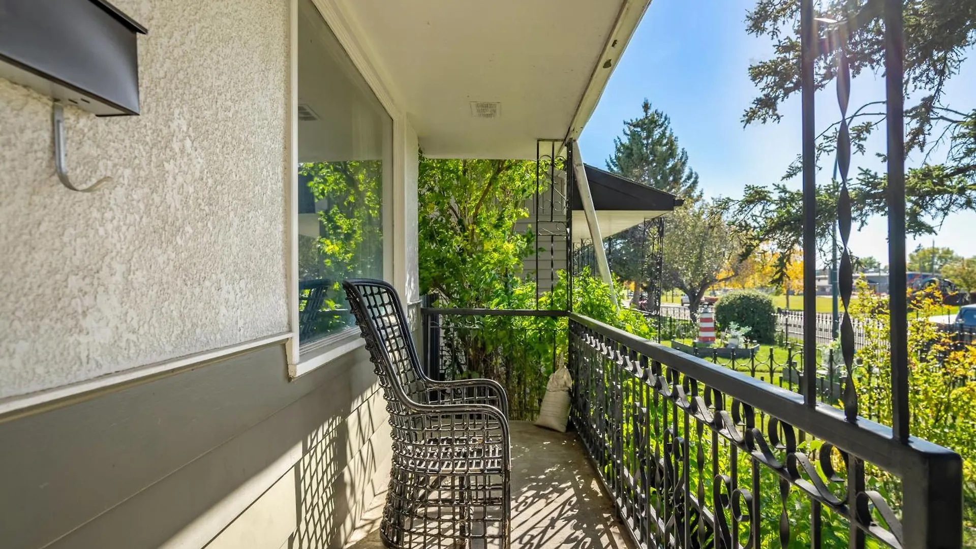 Digital Nomad'S Calgary Inner City Gem 3Bd, 5Bed, Sleeps 8, Main Level