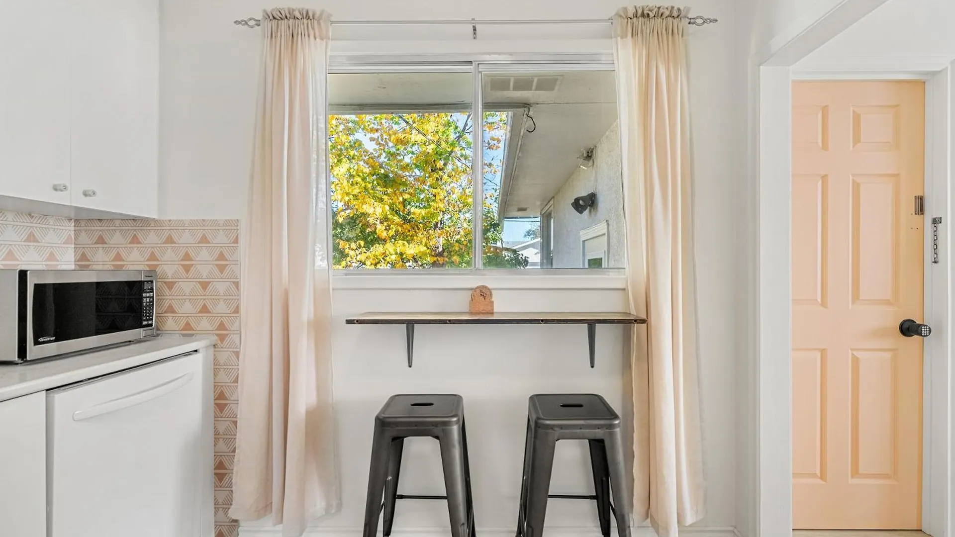 Digital Nomad'S Calgary Inner City Gem 3Bd, 5Bed, Sleeps 8, Main Level Holiday home