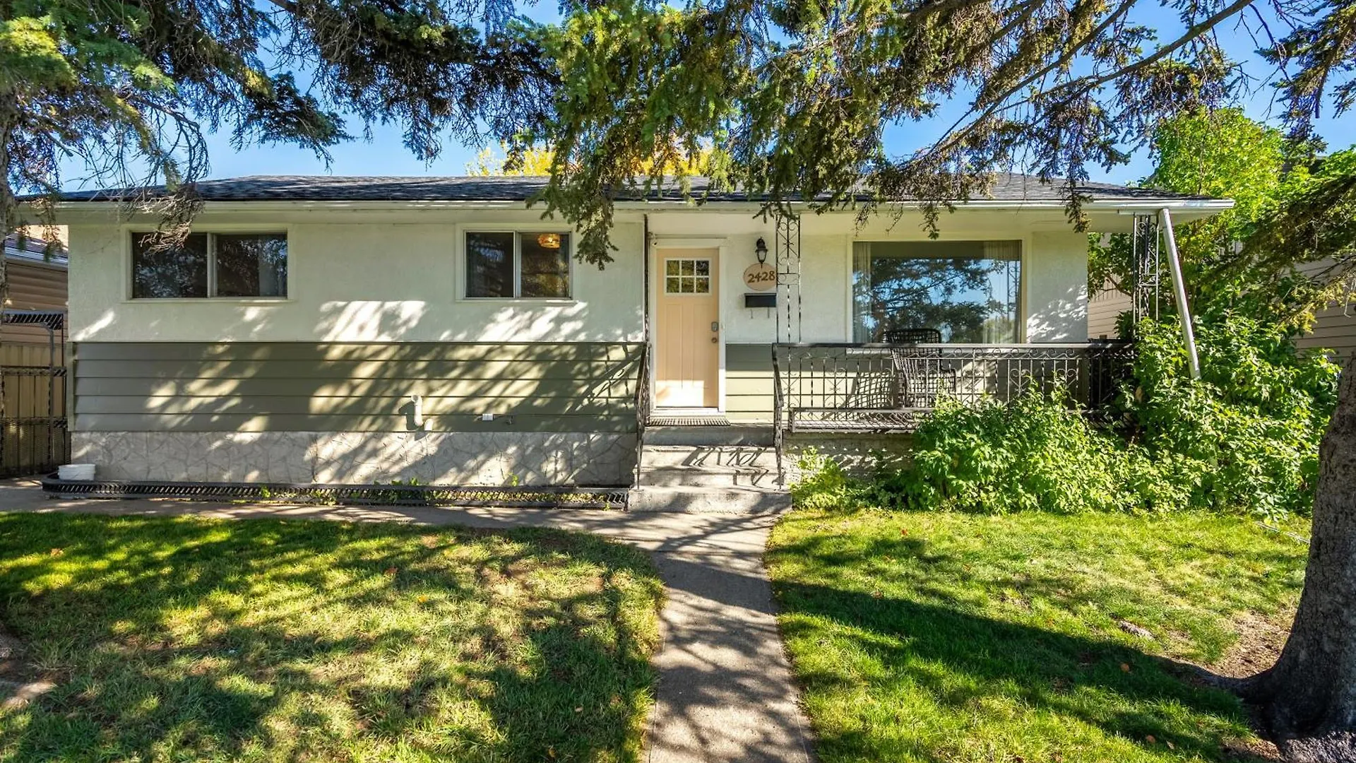 Holiday home Digital Nomad'S Calgary Inner City Gem 3Bd, 5Bed, Sleeps 8, Main Level Canada