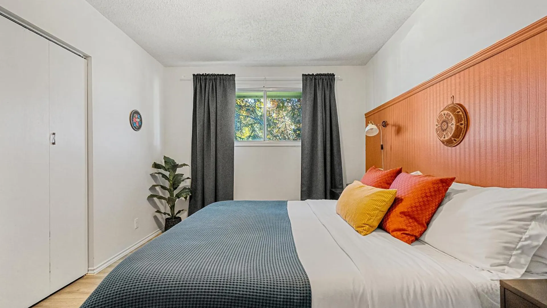 Digital Nomad'S Calgary Inner City Gem 3Bd, 5Bed, Sleeps 8, Main Level 0*,