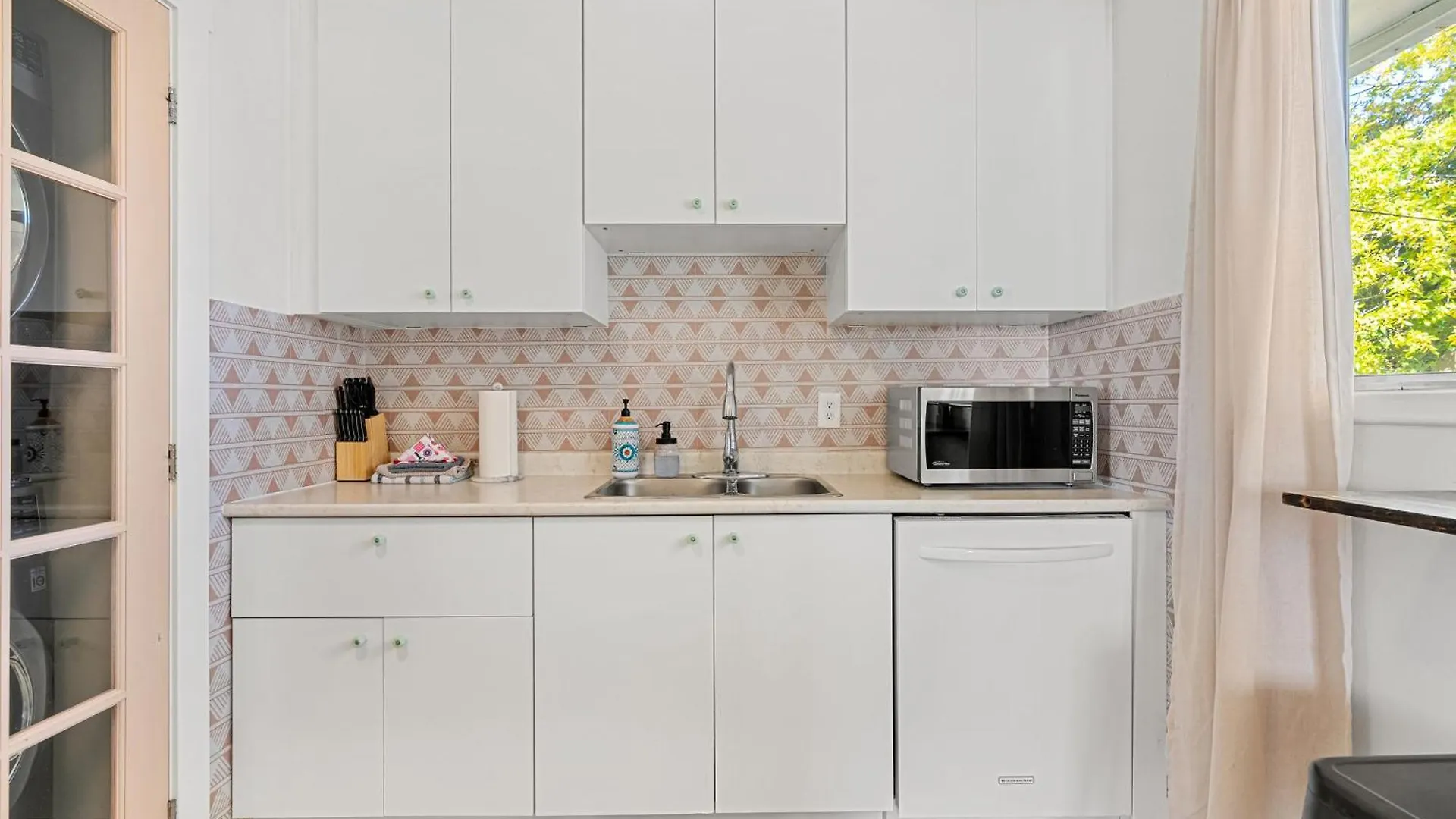 Digital Nomad'S Calgary Inner City Gem 3Bd, 5Bed, Sleeps 8, Main Level